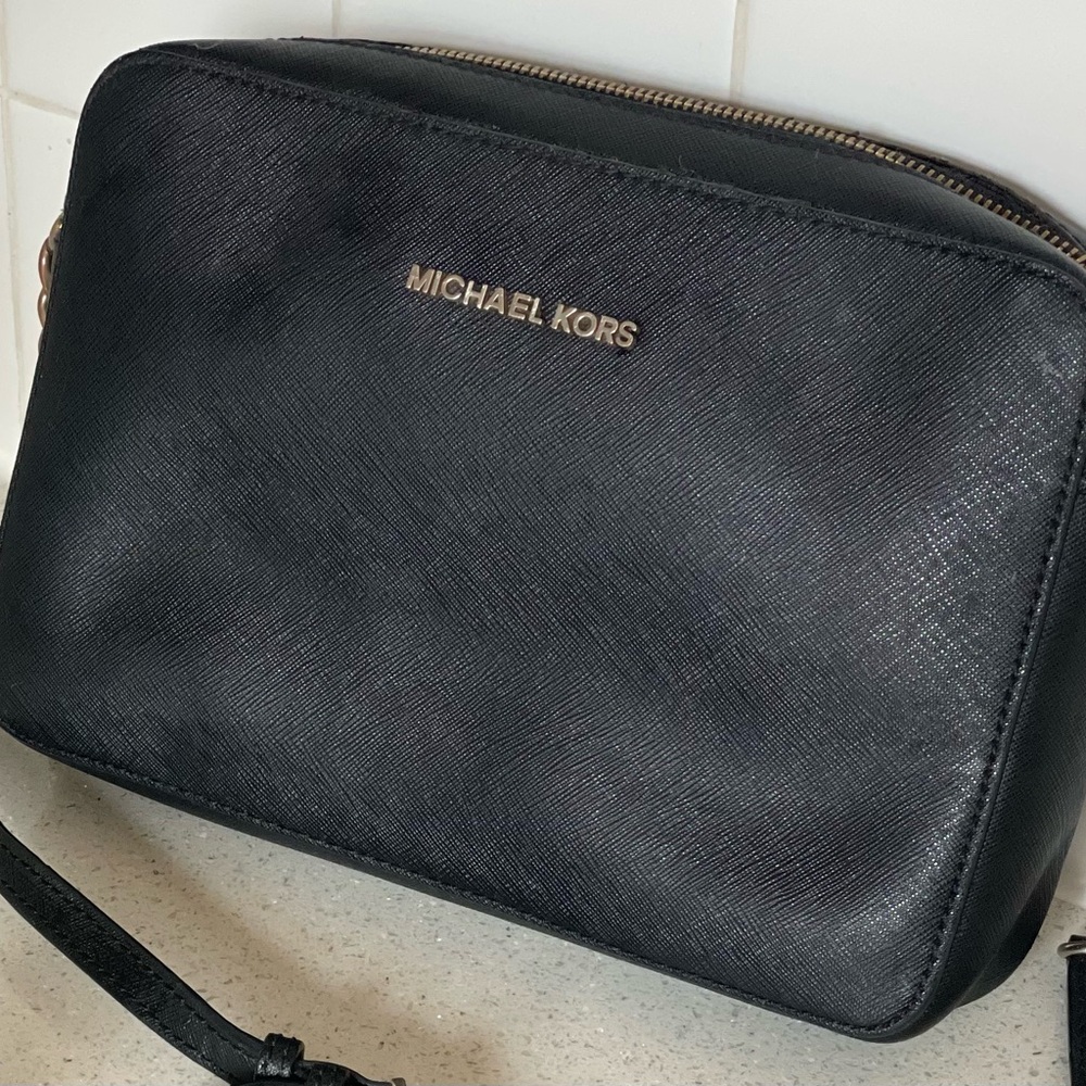 Michael Kors Elegant Black Crossbody Bag